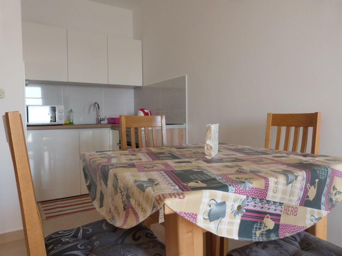 Maria Apartments Starigrad Paklenica Bagian luar foto
