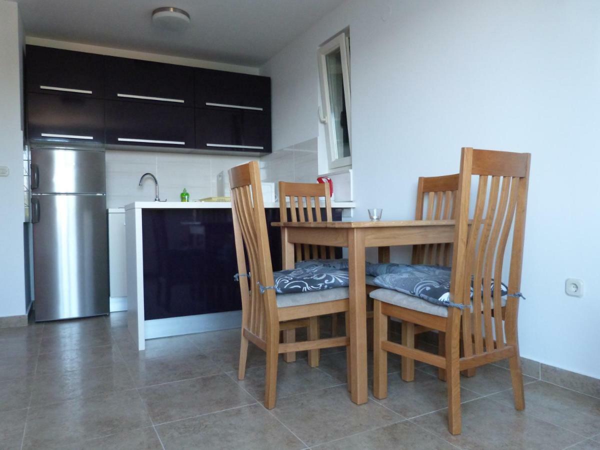 Maria Apartments Starigrad Paklenica Bagian luar foto