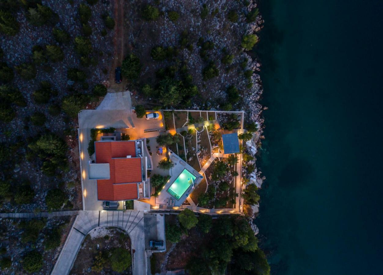Maria Apartments Starigrad Paklenica Bagian luar foto