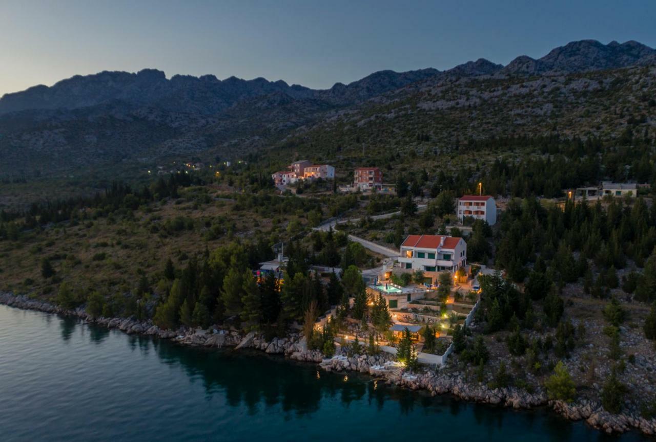 Maria Apartments Starigrad Paklenica Bagian luar foto