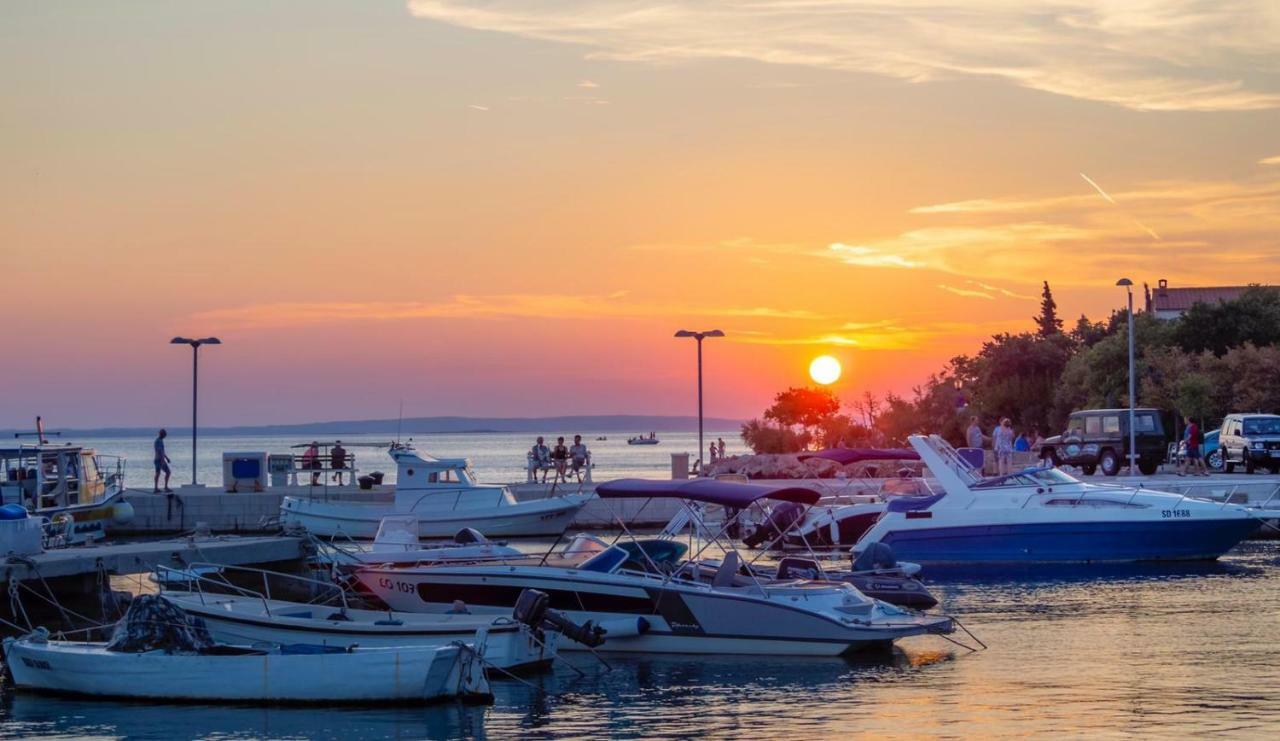 Maria Apartments Starigrad Paklenica Bagian luar foto